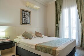 Artemis Hotel