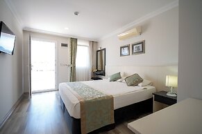Artemis Hotel