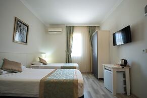 Artemis Hotel