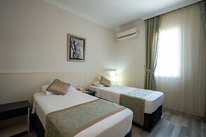 Artemis Hotel