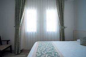 Artemis Hotel
