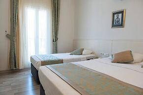 Artemis Hotel