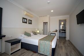 Artemis Hotel