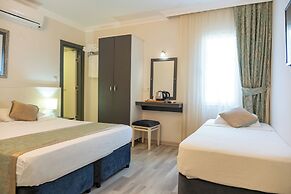 Artemis Hotel