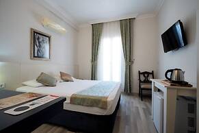 Artemis Hotel