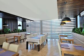 Lugga Boutique Hotel & Beach