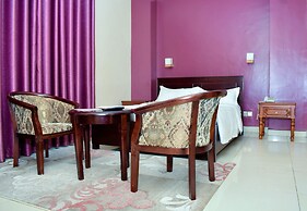 Diamonds Hotel