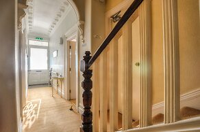 Avron House