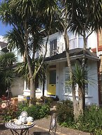Avron House