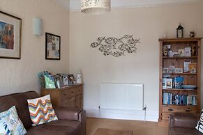 Avron House