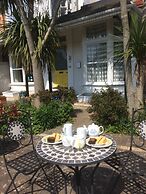 Avron House