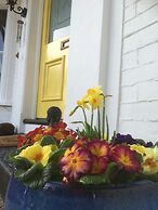Avron House