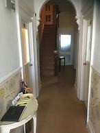 Avron House