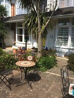Avron House