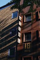 18Arts Hotel - Living in a Gallery!