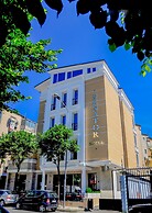 Senator Hotel