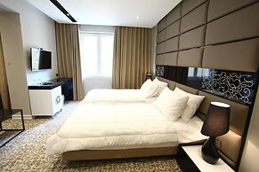 Senator Hotel