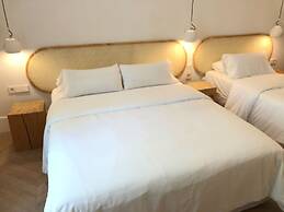 The Mohouse Boutique Room