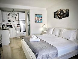 Segovia Studio Units