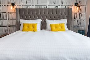 The Lawrence Hotel