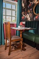The Lawrence Hotel