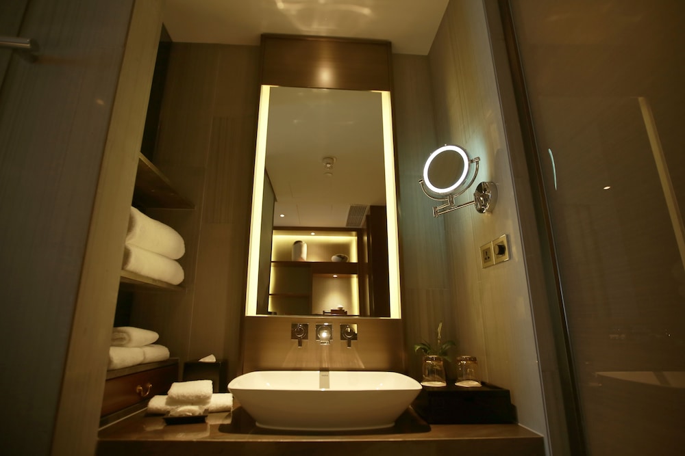 HUALUXE Wuxi Taihu by IHG