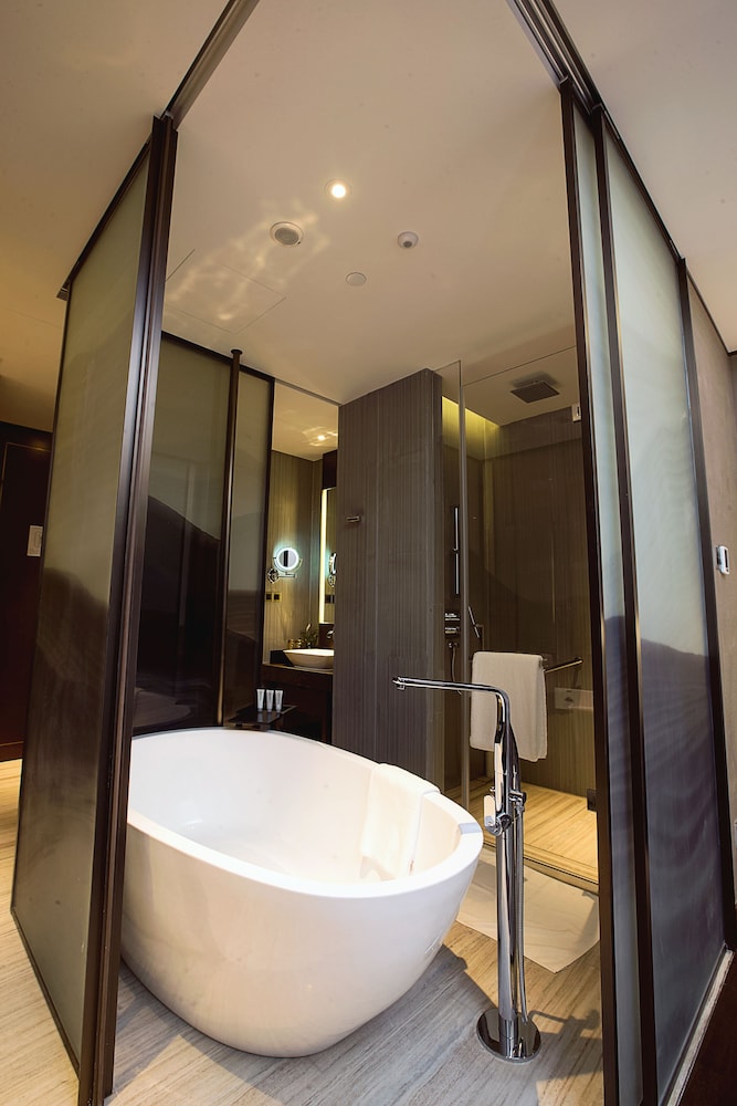 HUALUXE Wuxi Taihu by IHG