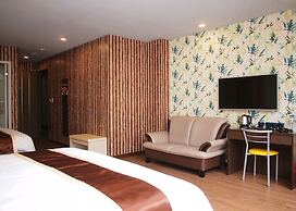 A Ace Hotel