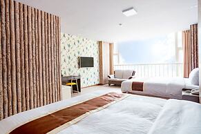 A Ace Hotel