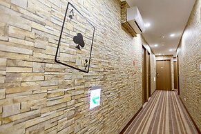 A Ace Hotel