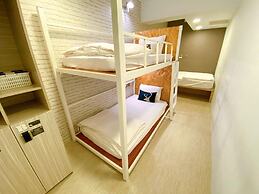 Flyinn Hostel