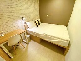 Flyinn Hostel