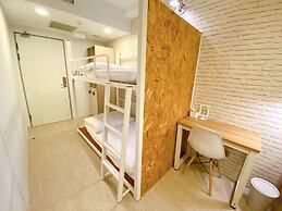 Flyinn Hostel