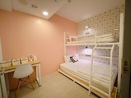 Flyinn Hostel