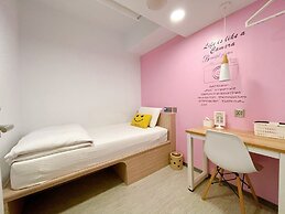 Flyinn Hostel