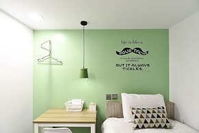 Flyinn Hostel