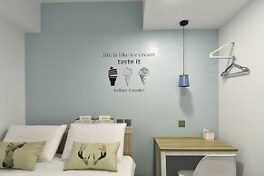 Flyinn Hostel