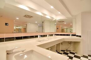 Flyinn Hostel