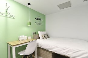 Flyinn Hostel