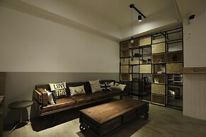 Flyinn Hostel