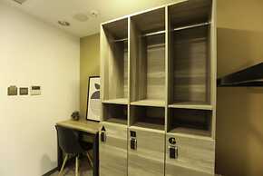 Flyinn Hostel