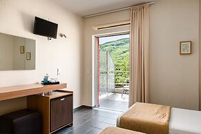 Gefiri Plakas Hotel