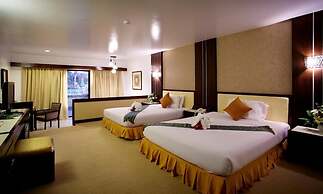 Pinehurst Golf Club & Hotel