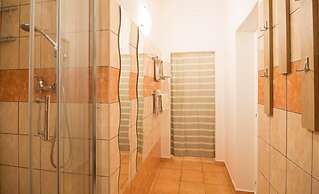 2 Bedroom Home near Prague Castle