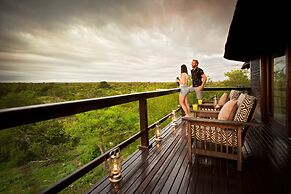 Makumu Private Game Lodge