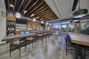 Hyatt Place Eugene / Oakway Center