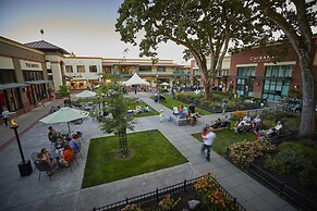 Hyatt Place Eugene / Oakway Center
