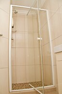 Del Roza Guest House