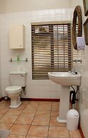 Del Roza Guest House