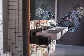 Issara by d Hostel